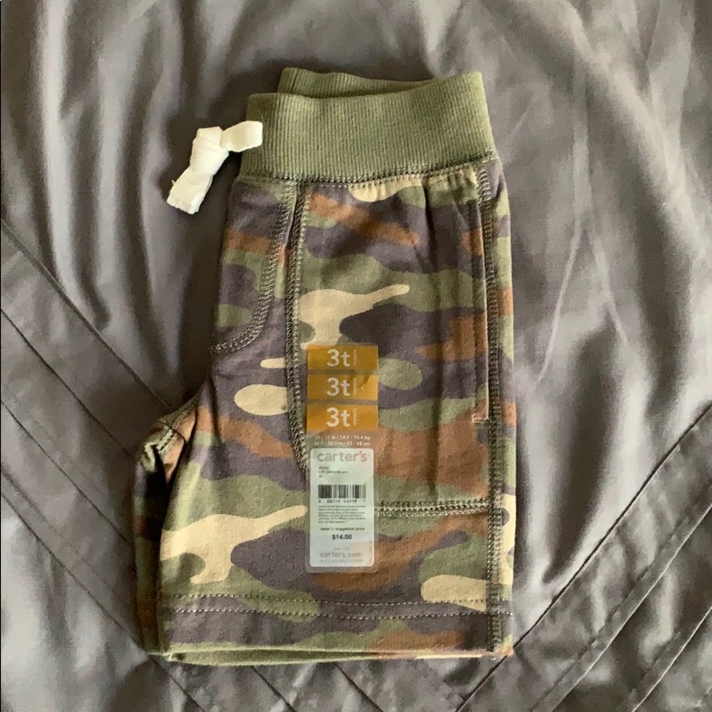 NWT Boys Carter’s camo shorts. Sz 3T
